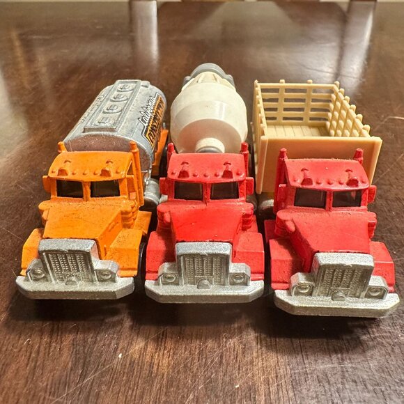 Vintage Hot Wheels Peterbilt Die-Cast Trucks Lot Of 3 Tanker Cement & Stake Bed - Picture 3 of 8